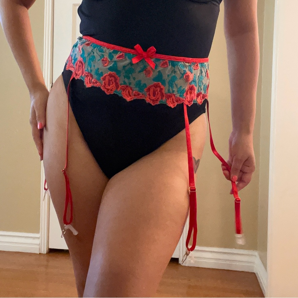Red Rose Lace Garter Belt